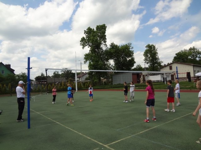 Gmina Wiązowna - Sportowy dzień dziecka w Gliniance, czerwiec 2015