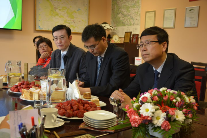 Delegacja chińska w urzędzie gminy