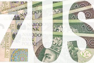 Napis ZUS. POd spodem zdjęcie 100 złotowych banknotów