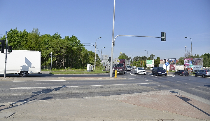 Skrzyżowanie drogi krajowej nr 2 z drogą krajową nr 17 w Zakręcie