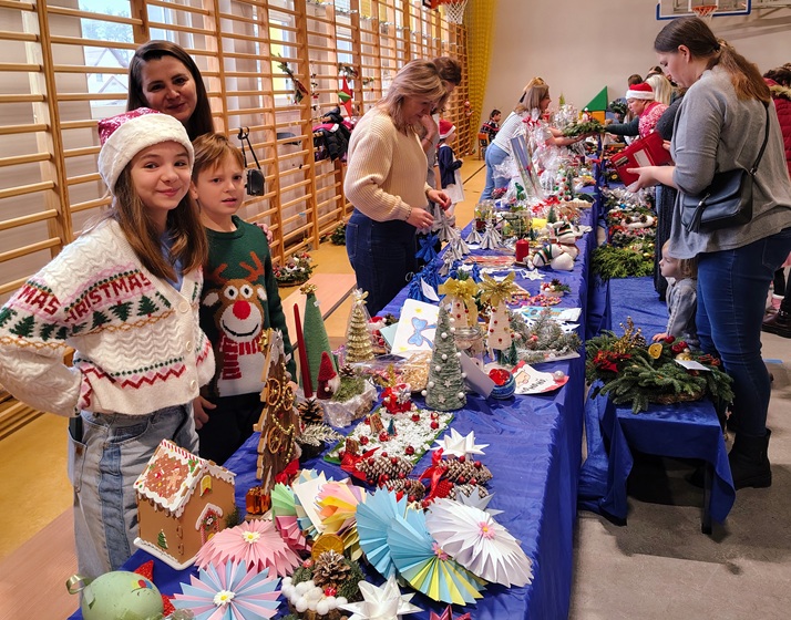 Świąteczne Targowisko w Gliniance (Foto: SP Glinianka)